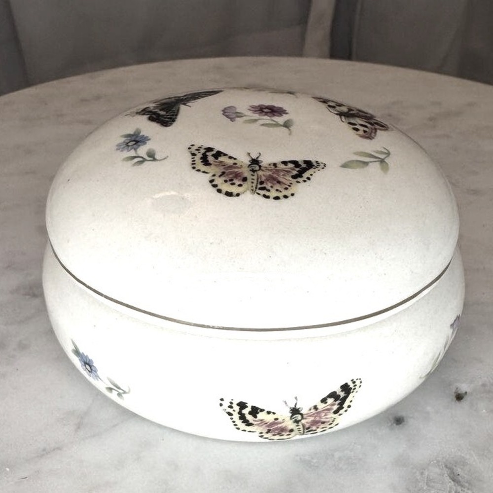 Vintage Butterfly‎ Floral Ceramic Trinket Box Cream Porcelain Jewelry Jar 4" - Picture 3 of 9